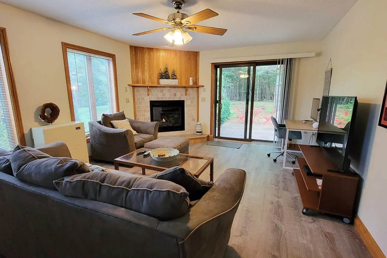 7 bed, 5.5 bath, $17,188 — Photo 1