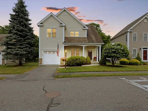 65 Sunflower Dr #65, Raynham, MA 02767