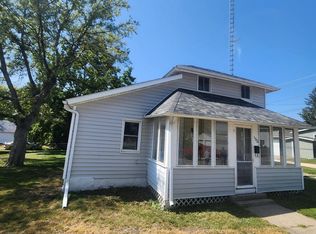 130 6th St SW, Plainview, MN 55964