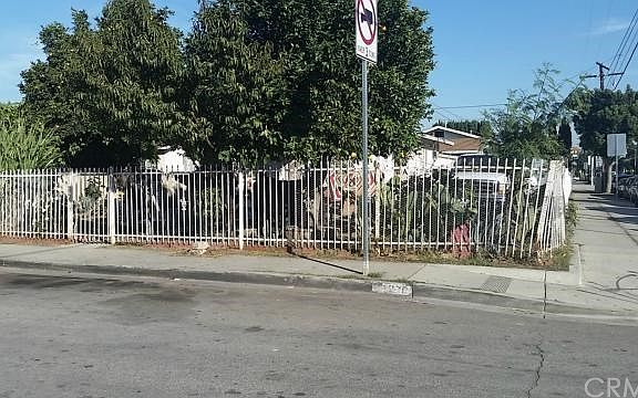 4th image of 3937 Union Pacific Ave