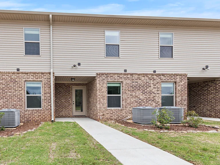 Lucas Ferry Townhomes — Photo 98