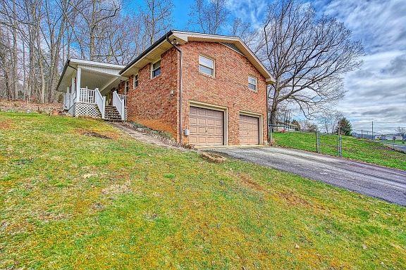 2nd image of 601 Rich Dr