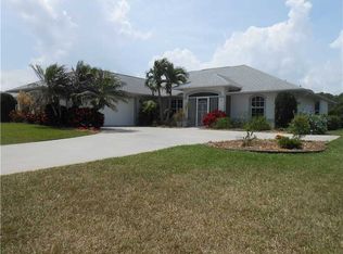 157 Day Dr, Sebastian, FL 32958