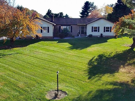 4th image of 348 Miranda Ct