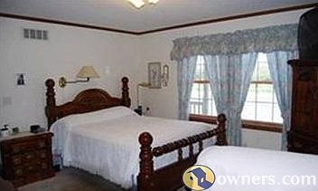 Master w/ master bath