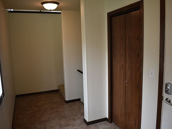 3rd image of 453 Foxtail Dr