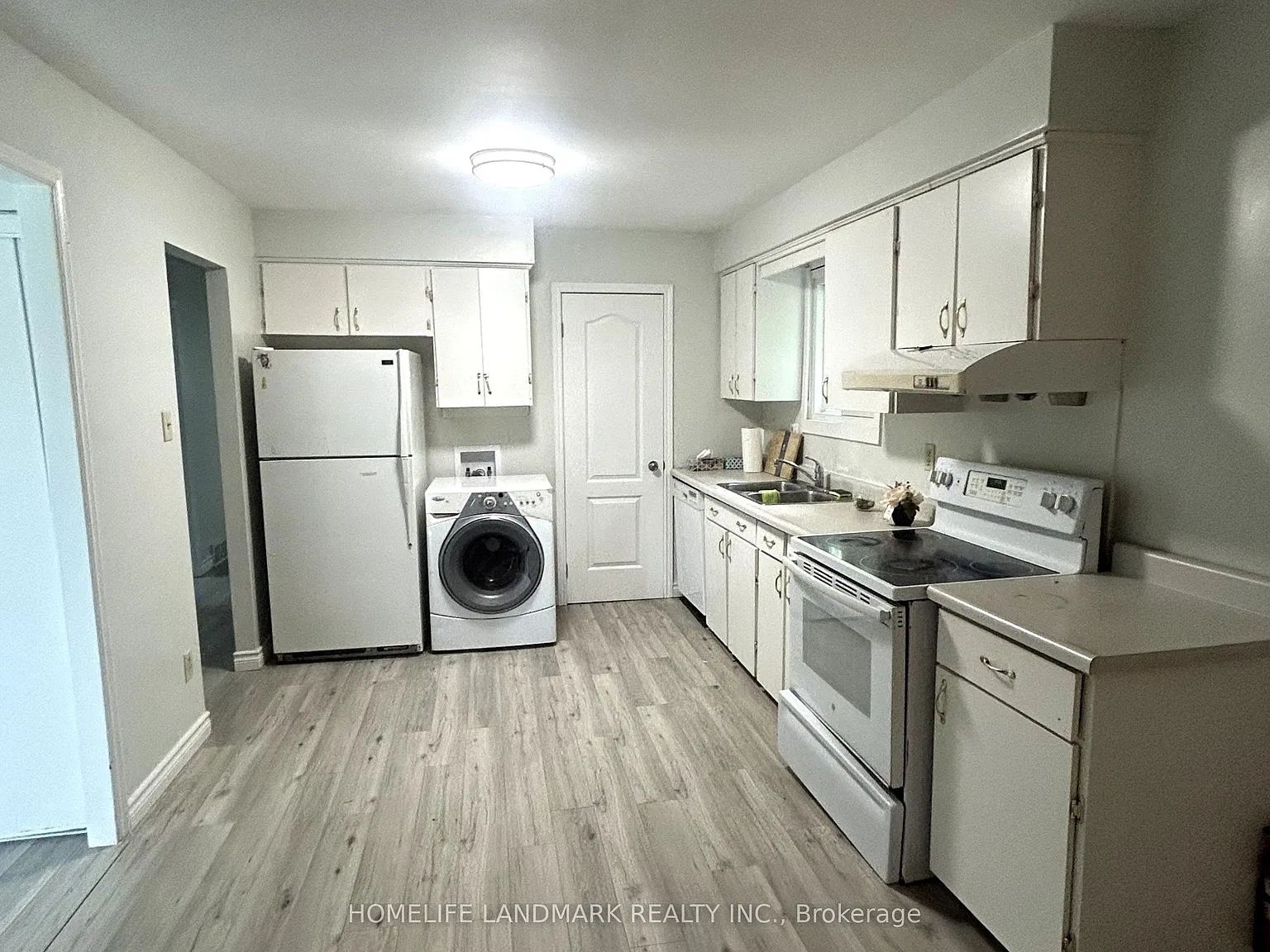 3 bed, $2,200 — Photo 3