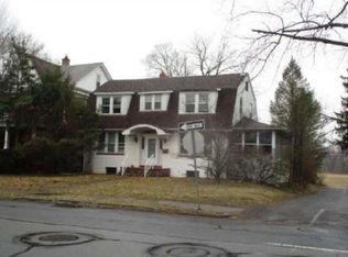 1018 N Front St, Milton, PA 17847