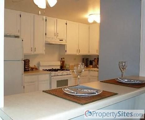3rd image of 1053 W Ogden Ave APT 135