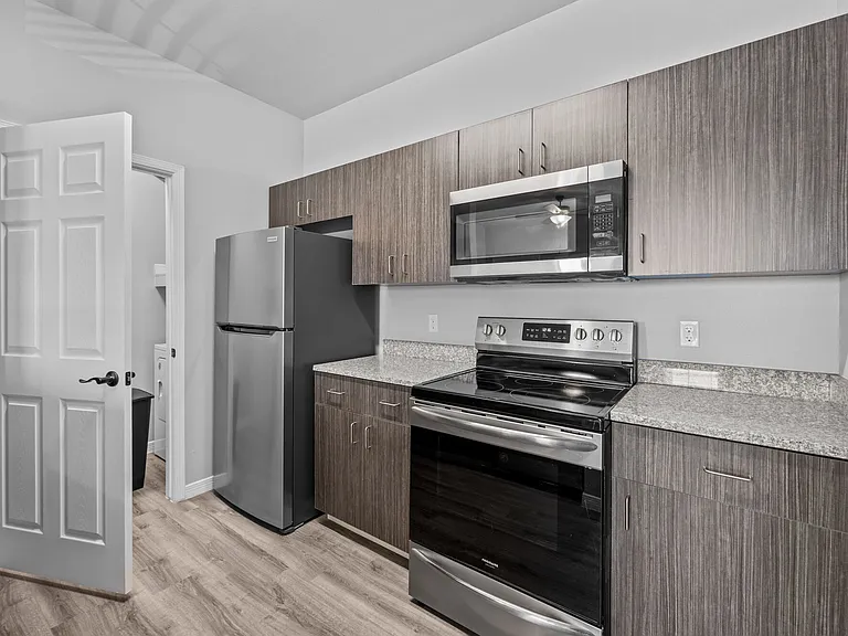 DISTRICT AT PELLICANO — Photo 15