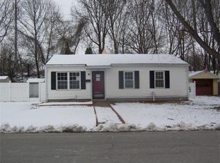 33 Amherst St, Lawrence, MA 01843