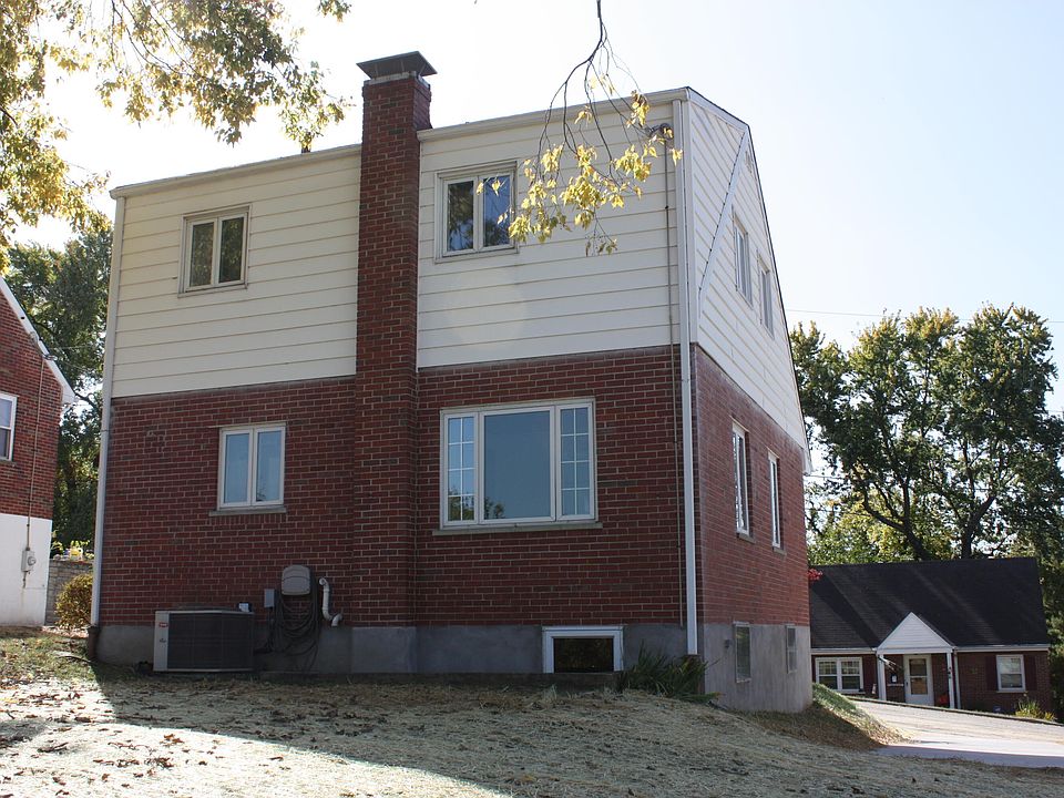 2nd image of 11 N Sherry Ln