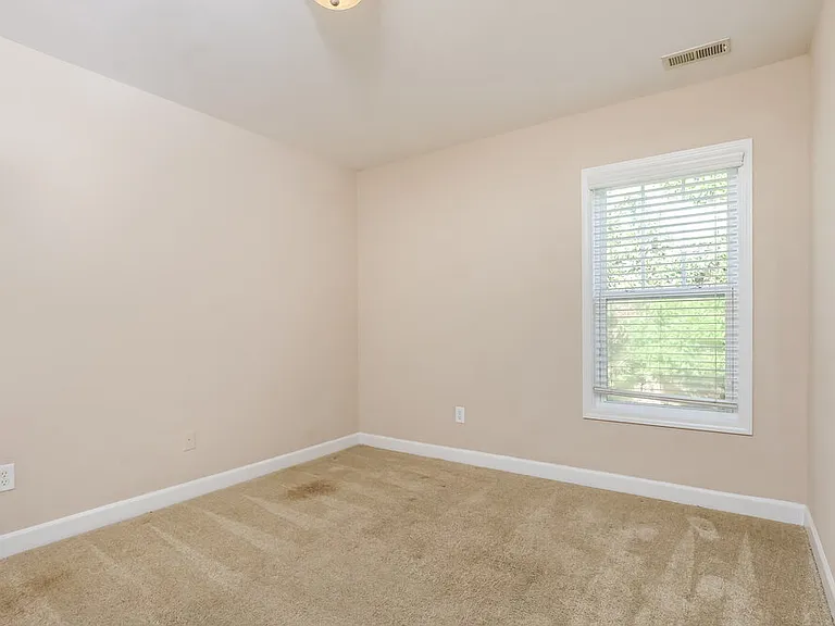 2545 Spring Oaks Way — Photo 14