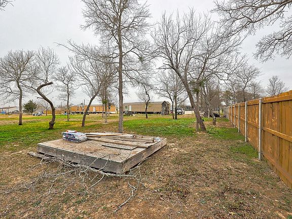 5th image of 230 Gato Rd