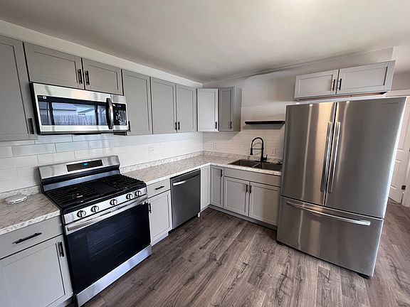3rd image of 5002 Meadowbrook Dr