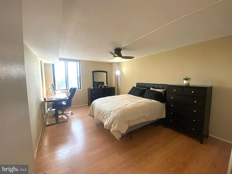 118 Monroe St #709 — Photo 16