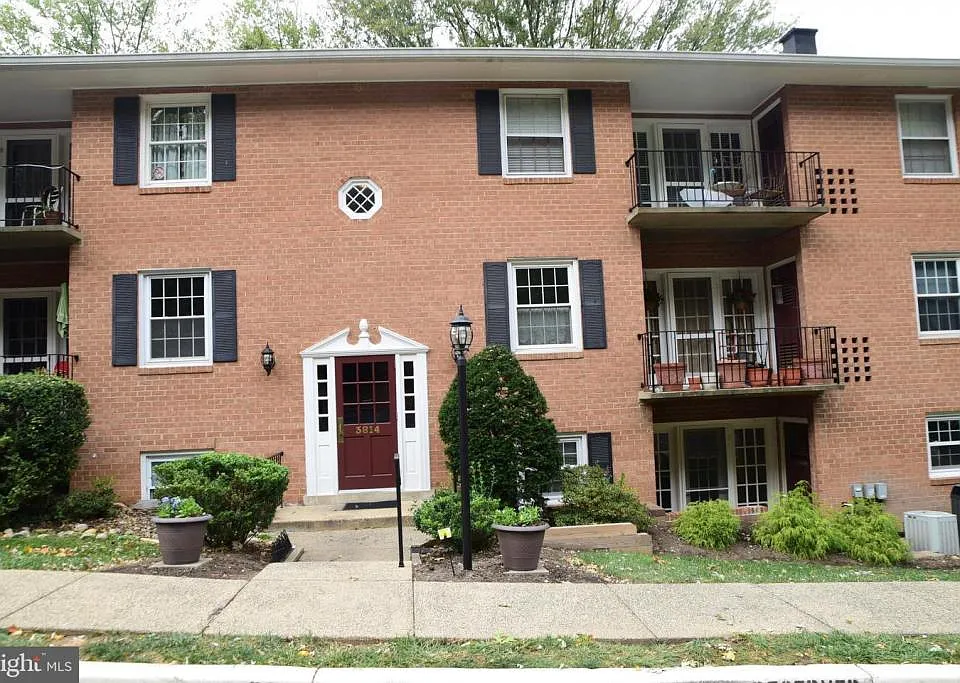 3814 Lyndhurst Dr #103
