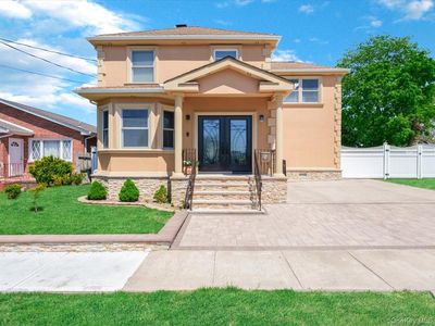 29 Colonial Avenue, Freeport, NY, 11520