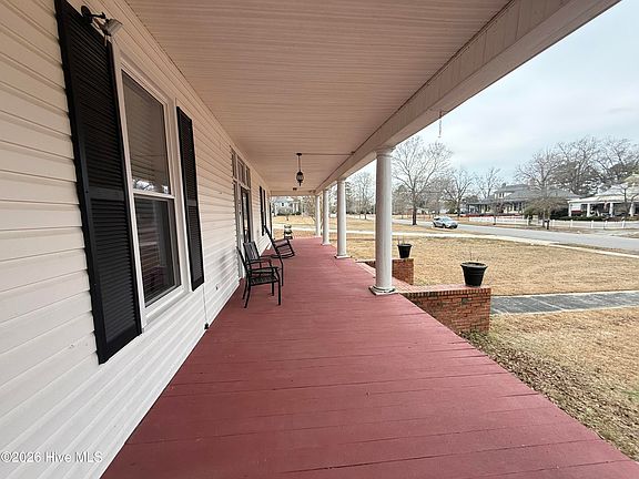 3rd image of 319 Mcrae Street