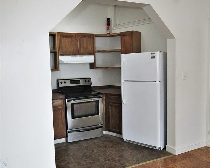 1513 Bolton St. — Photo 32