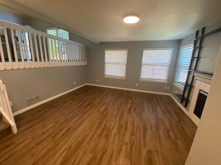 8665 Cloverleaf Cir — Photo 10