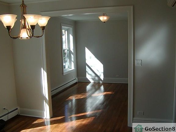 5th image of 7027 N Damen Ave APT 3