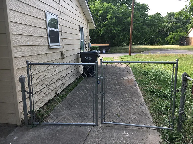 1141 E Sunset St — Photo 11