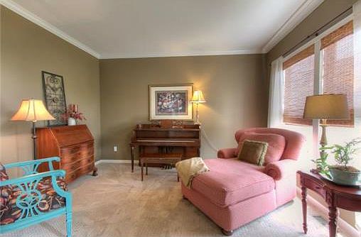 2nd image of 1576 Columbine Ct