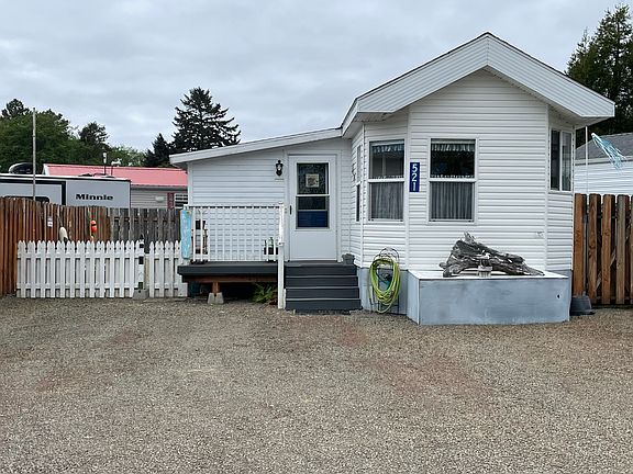 2nd image of 3205 Sandridge Rd #521