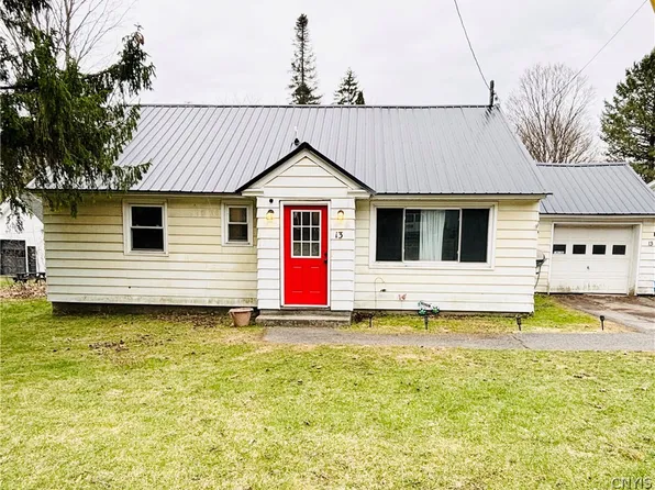 13 Cedar St, Morrisville, NY 13408