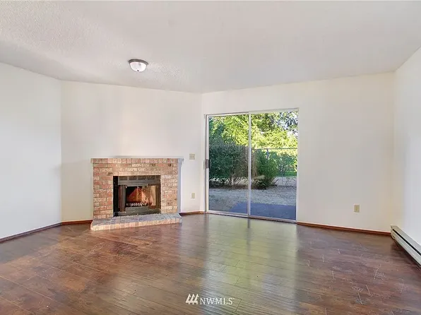 708 10th St NE #E, Auburn, WA 98002