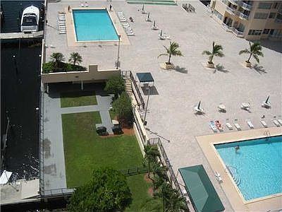 3rd image of 18081 Biscayne Blvd #11034