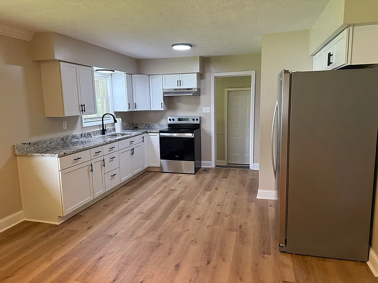 209 Hiawatha Trl — Photo 3