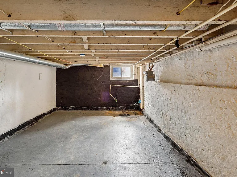 2106 Fleet St — Photo 46