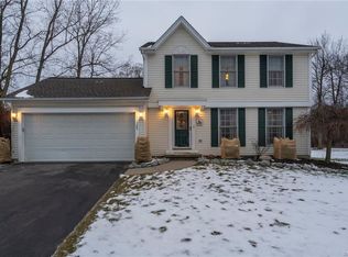 129 Hitching Post Ln, Amherst, NY 14228