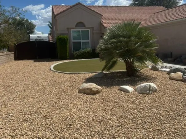 1000 Royal Palm Dr, Rosamond, CA 93560