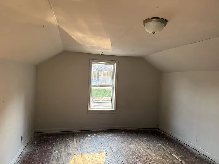 221 Sunset Ave — Photo 9