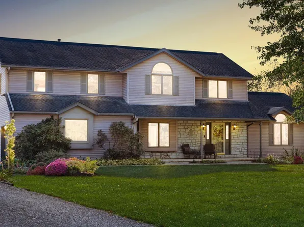 161 Canyon Villa Dr, Hebron, OH 43025