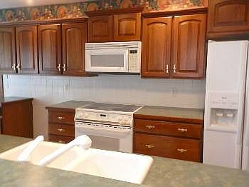 Great kitchen with cherry cabinets & all major appliances