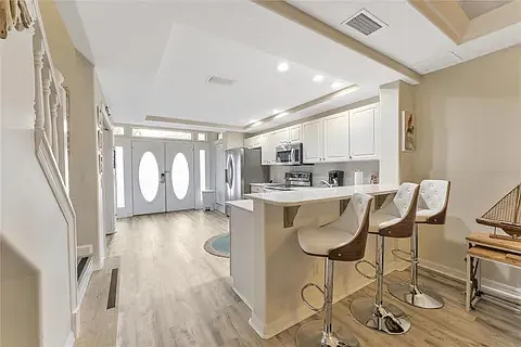 100 Palm Harbor Pkwy — Photo 9