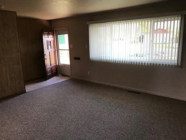 2138 Gunnison Ave — Photo 9