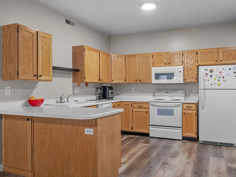 483 N Belmont Pl #167 — Photo 8