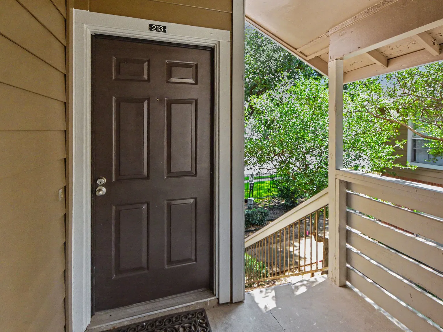 1 bed, 677 sqft, $1,295 — Photo 3