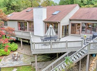 516 Saint Annes Ln, Exton, PA 19341