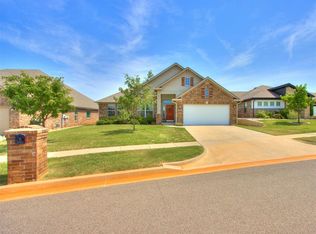 3907 Painted Bird Ln, Norman, OK 73071