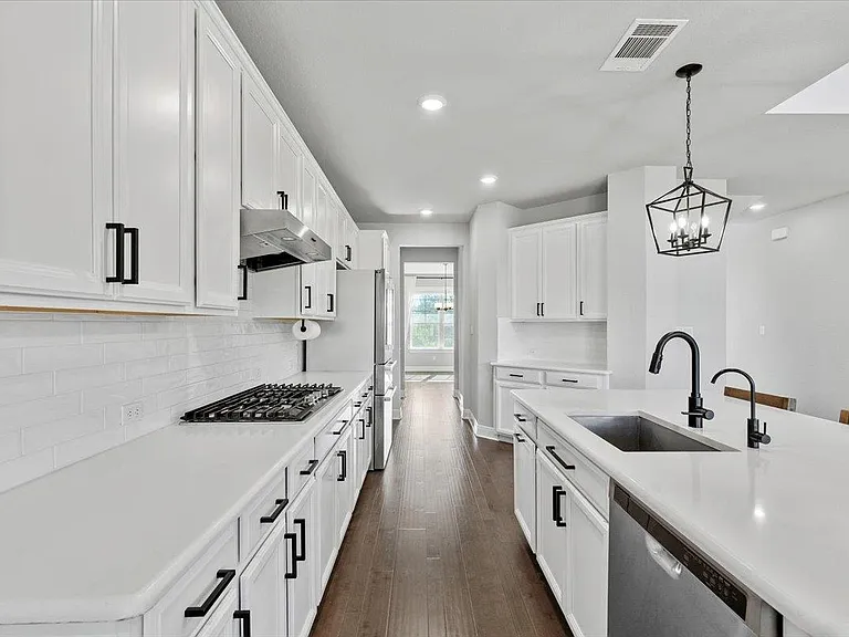 1317 Highwater Dr — Photo 15