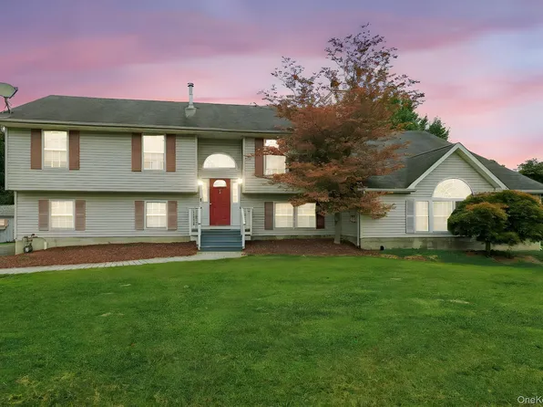 20 Bernadette Way, Washingtonville, NY 10992