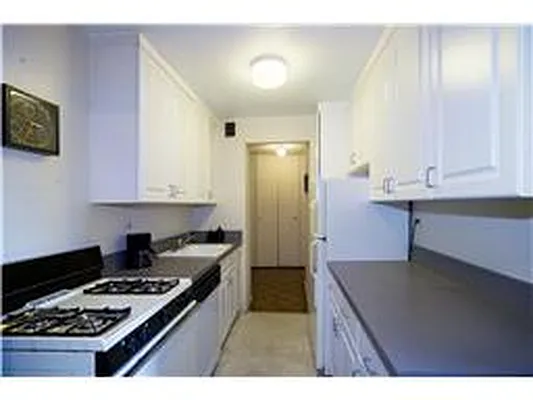 Rented by Douglas Elliman | media 33