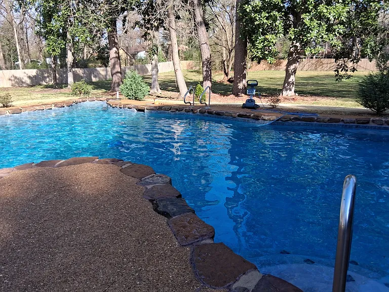 1801 Robin Hood Ln — Photo 33