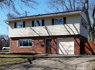 185 Woods Rd, Springboro, OH 45066